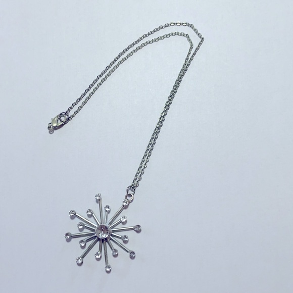 Elsa! Costume Snowflake Necklace 15” Chain - Picture 1 of 2